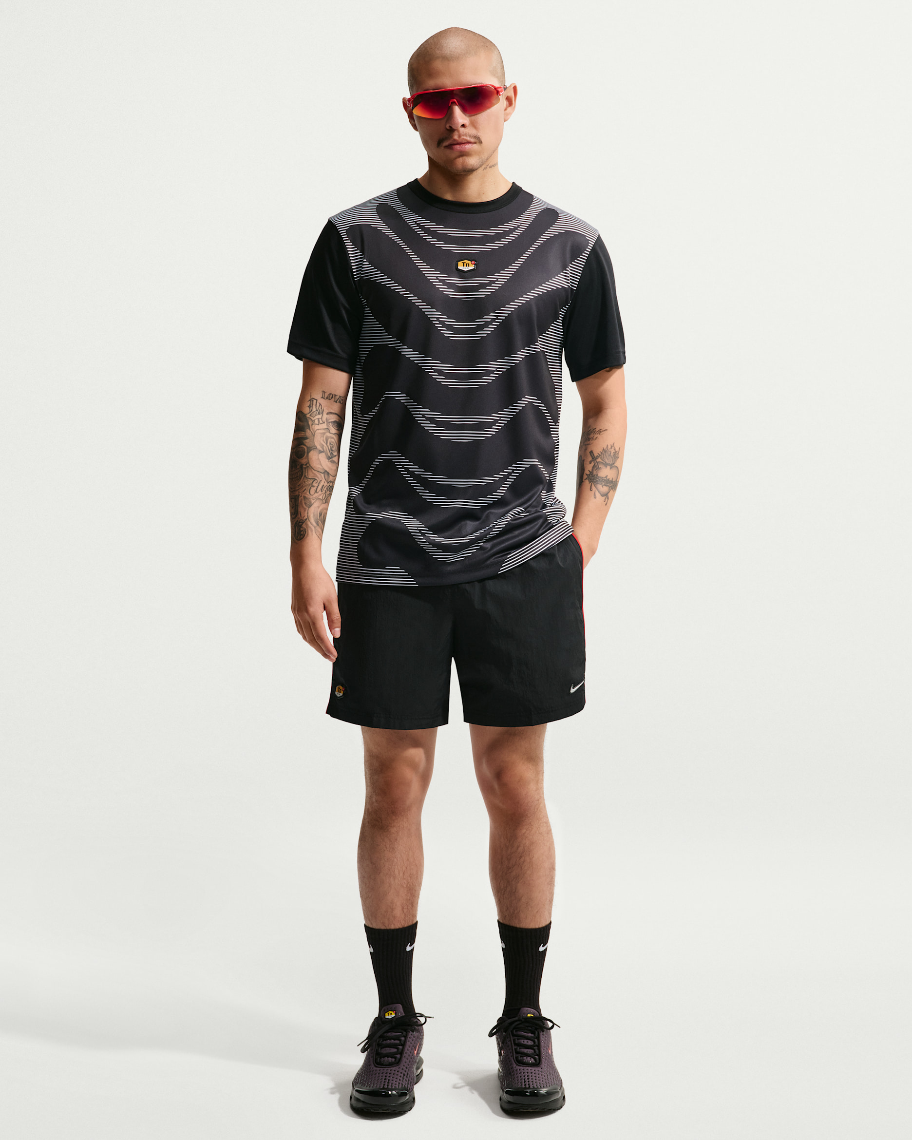 Nike Sportswear Men's Woven Shorts. Nike RO